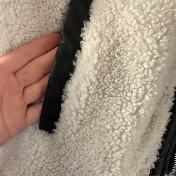 Abercrombie & Fitch SOFT A&F COLLECTION vest - Picture 5 of 10